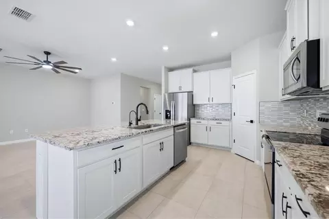 Kitchen - 12413 Dora Trl, Parrish, FL 34219 photo 3 of 4