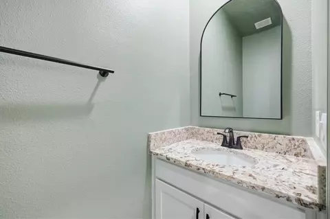 Bath - 12413 Dora Trl, Parrish, FL 34219 photo 4 of 4