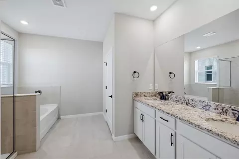 Bath - 12413 Dora Trl, Parrish, FL 34219 photo 1 of 4