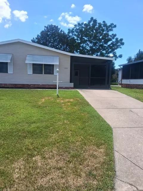 1550 Hillcrest Dr, Lady Lake, FL 32159