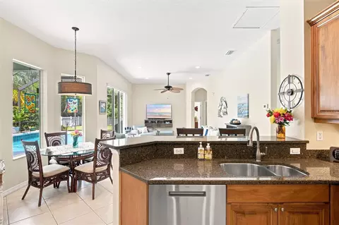 Kitchen - 11758 Hidden Forest Loop, Parrish, FL 34219 photo 7 of 9