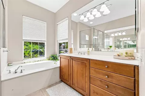 Bath - 11758 Hidden Forest Loop, Parrish, FL 34219 photo 4 of 9