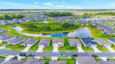 10025 Daybreak Gln, Parrish, FL 34219 photo 3