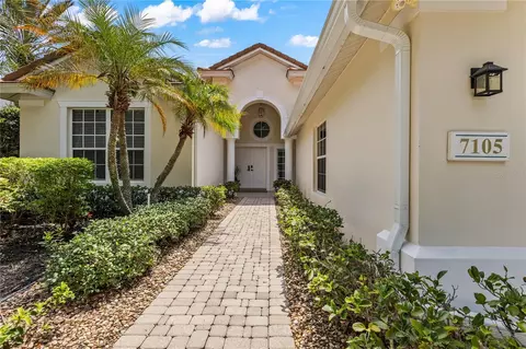 7105 Victoria Cir, Bradenton, FL 34201