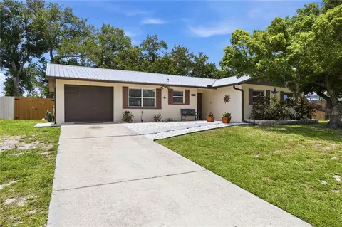 3718 Woodmont Dr, Sarasota, FL 34232