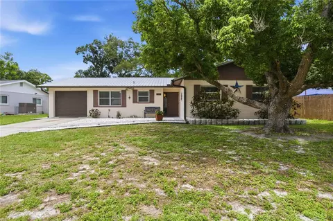 3718 Woodmont Dr, Sarasota, FL 34232