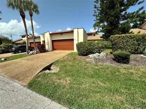6206 Courtside Dr, Bradenton, FL 34210