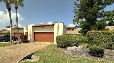 6206 Courtside Dr, Bradenton, FL 34210