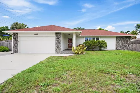 4378 Meadowland Cir, Sarasota, FL 34233