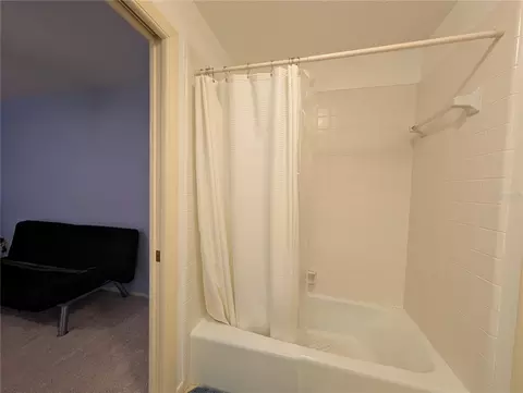 Bath - 3426 Wood Owl Cir #73B, Bradenton, FL 34210 photo 6 of 7