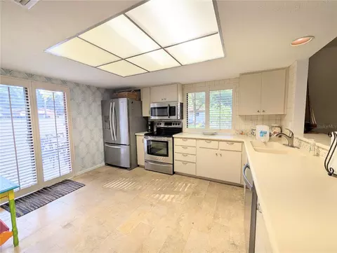 Kitchen - 3426 Wood Owl Cir #73B, Bradenton, FL 34210 photo 2 of 6