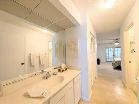 Bath - 3426 Wood Owl Cir #73B, Bradenton, FL 34210 photo 3 of 7