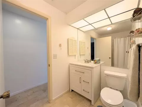 Bath - 3426 Wood Owl Cir #73B, Bradenton, FL 34210 photo 2 of 7
