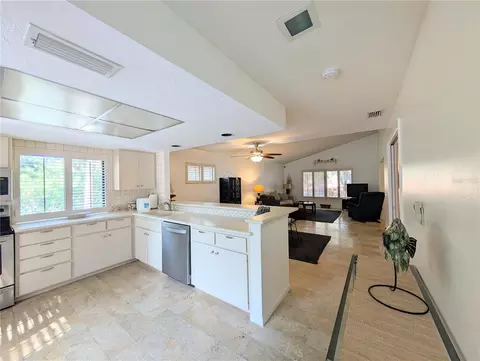 Kitchen - 3426 Wood Owl Cir #73B, Bradenton, FL 34210 photo 3 of 6