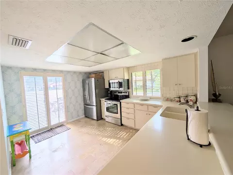 Kitchen - 3426 Wood Owl Cir #73B, Bradenton, FL 34210 photo 4 of 6