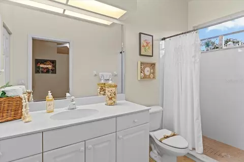 Bath - 3710 Little Country Rd, Parrish, FL 34219 photo 4 of 5