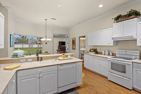 Kitchen - 3710 Little Country Rd, Parrish, FL 34219 photo 9 of 11