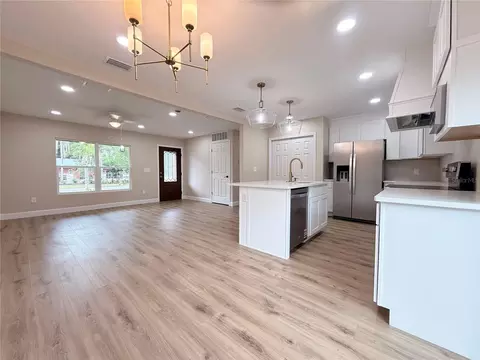 Living - 1427 Murillo Loop, Ruskin, FL 33570 photo 2 of 4