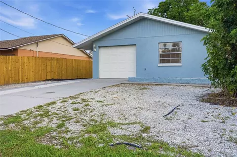 1915 Colleen St, Sarasota, FL 34231