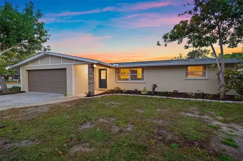 3376 7th St, Sarasota, FL 34237