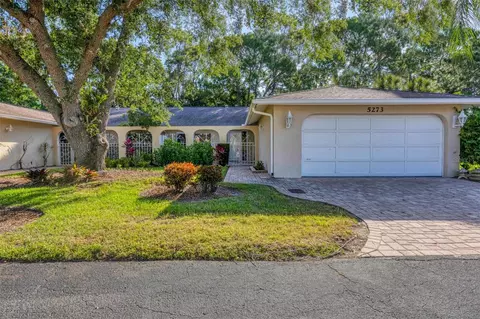 5273 Villa Majorca Ct #25, Sarasota, FL 34235