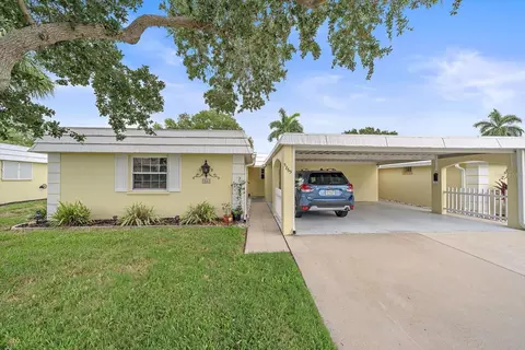 5865 Tidewood Ave #8, Sarasota, FL 34231