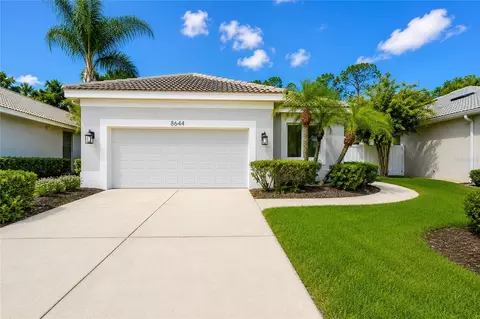 Exterior - 8644 54th Avenue Cir E, Bradenton, FL 34211 photo 3 of 17