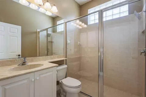 Bath - 8644 54th Avenue Cir E, Bradenton, FL 34211 photo 5 of 5
