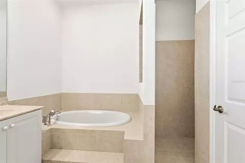 Bath - 8644 54th Avenue Cir E, Bradenton, FL 34211 photo 3 of 5