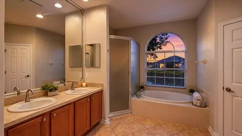Bath - 12251 23rd St E, Parrish, FL 34219 photo 3 of 4