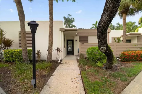 755 Oakview Dr, Bradenton, FL 34210