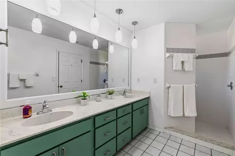 Bath - 9308 65th Ave E, Bradenton, FL 34202 photo 3 of 4