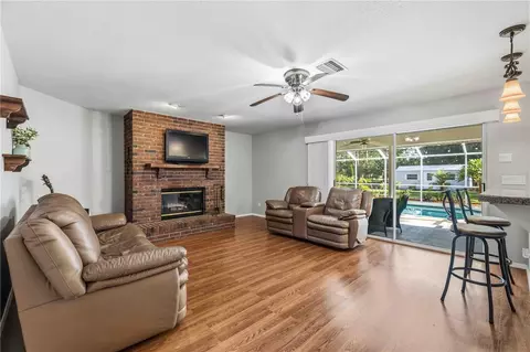 Living - 9308 65th Ave E, Bradenton, FL 34202 photo 4 of 7