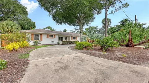 4735 Remington Dr, Sarasota, FL 34234
