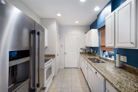 Kitchen - 7258 Hamilton Rd, Bradenton, FL 34209 photo 1 of 1
