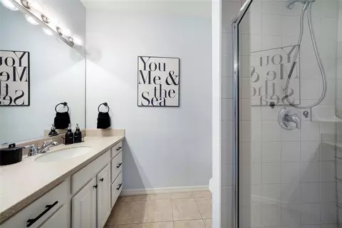 Bath - 7258 Hamilton Rd, Bradenton, FL 34209 photo 1 of 2
