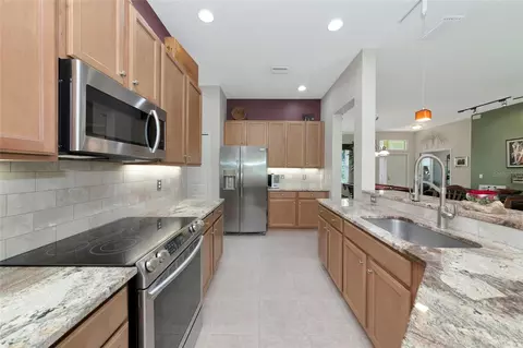 Kitchen - 5720 43rd Ct E, Bradenton, FL 34203 photo 4 of 5