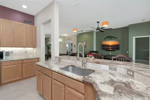 Kitchen - 5720 43rd Ct E, Bradenton, FL 34203 photo 3 of 5