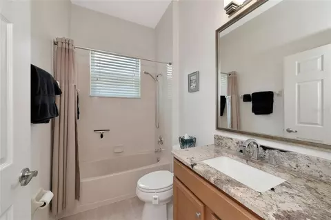 Bath - 5720 43rd Ct E, Bradenton, FL 34203 photo 4 of 4