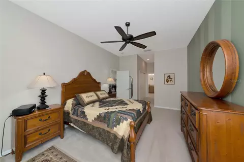 Bedroom - 5720 43rd Ct E, Bradenton, FL 34203 photo 4 of 9
