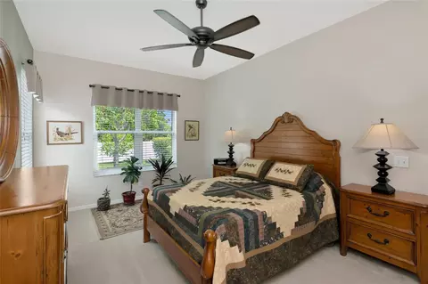 Bedroom - 5720 43rd Ct E, Bradenton, FL 34203 photo 1 of 9