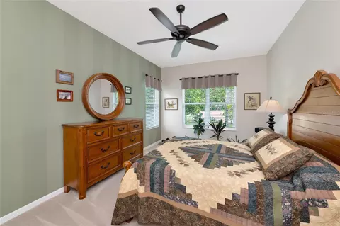 Bedroom - 5720 43rd Ct E, Bradenton, FL 34203 photo 3 of 9