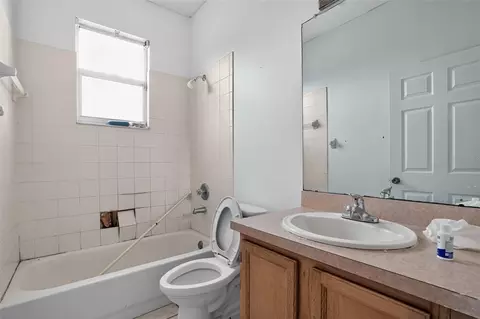 Bath - 13126 Prestwick Dr, Riverview, FL 33579 photo 2 of 3