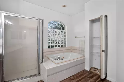 Bath - 13126 Prestwick Dr, Riverview, FL 33579 photo 3 of 3