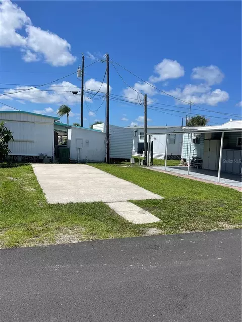 99 Michigan St, Palmetto, FL 34221