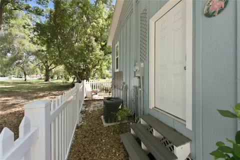 Exterior - 559 18th St E, Bradenton, FL 34208 photo 4 of 17