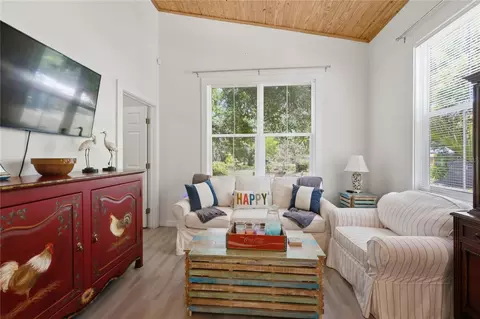 Living - 559 18th St E, Bradenton, FL 34208 photo 3 of 3