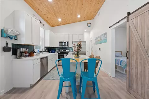 Kitchen - 559 18th St E, Bradenton, FL 34208 photo 1 of 6
