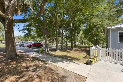 Exterior - 559 18th St E, Bradenton, FL 34208 photo 13 of 17