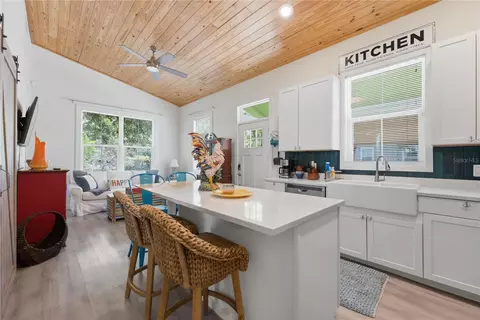 Kitchen - 559 18th St E, Bradenton, FL 34208 photo 6 of 6